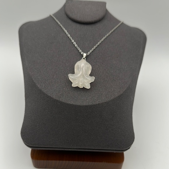 Clear Quartz Daffodil Pendant Necklace on Silver Copper Box Chain - Picture 2 of 14